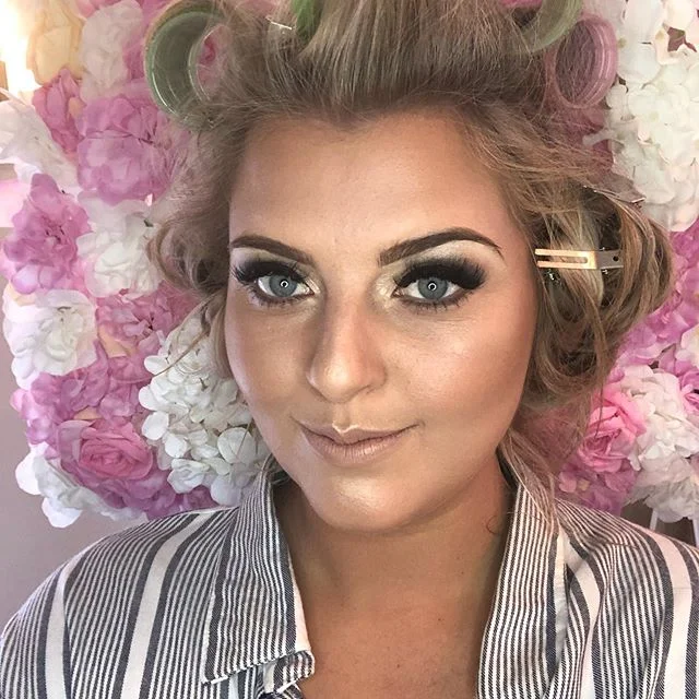 So much fun doing the @staceyfenwick becoming Shorts Wedding 👰 A pleasure as she loves makeup 💄🍾🥂