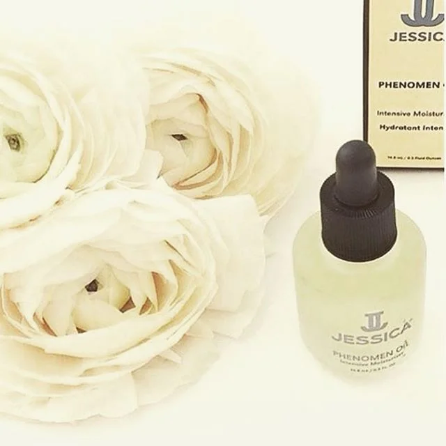 @jessicanailsuk Phenomin Oil Perfect for this time of year! #autum #britalnails