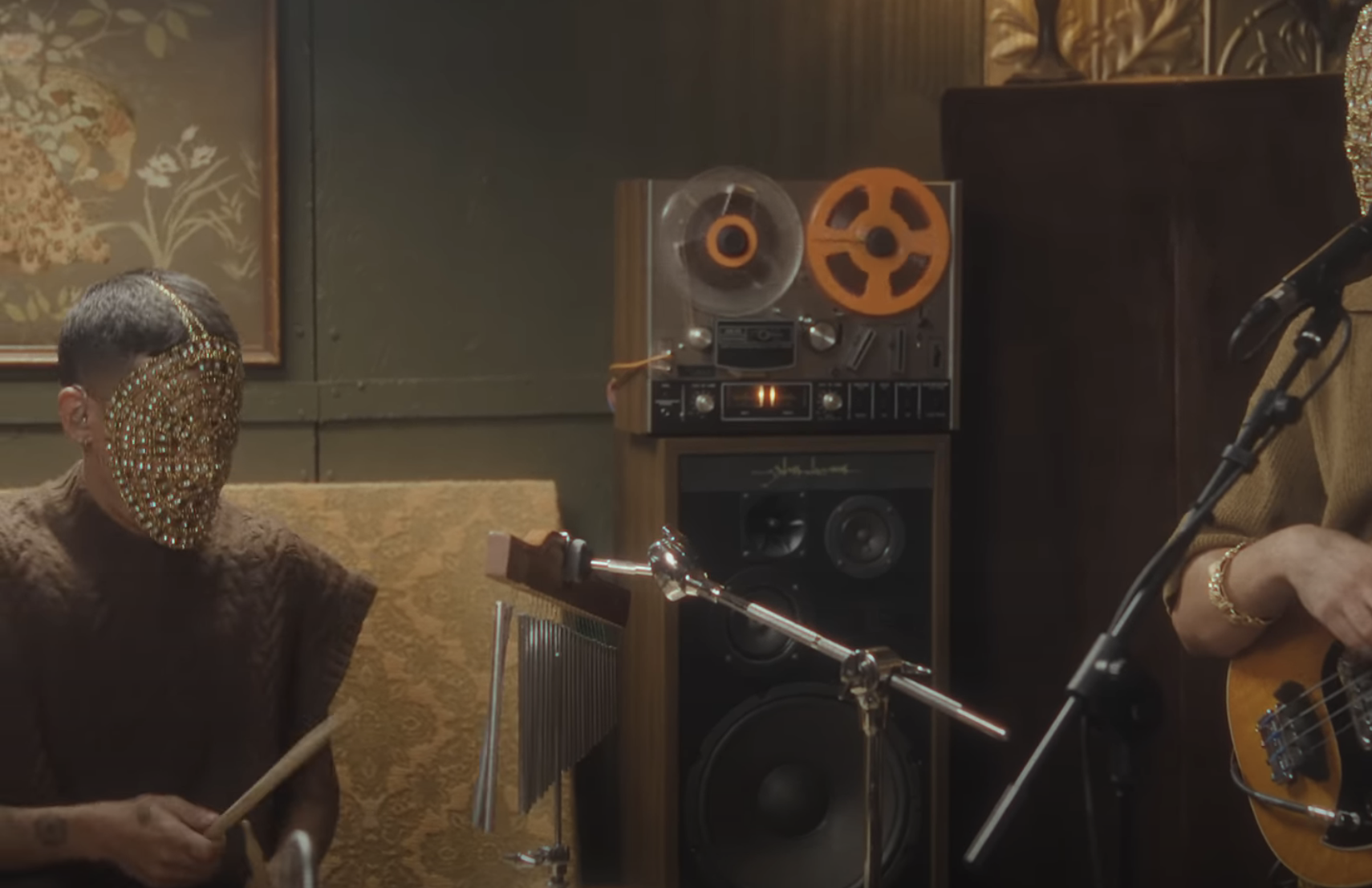 Glass Beams - 'Mahal' (Live Music video)