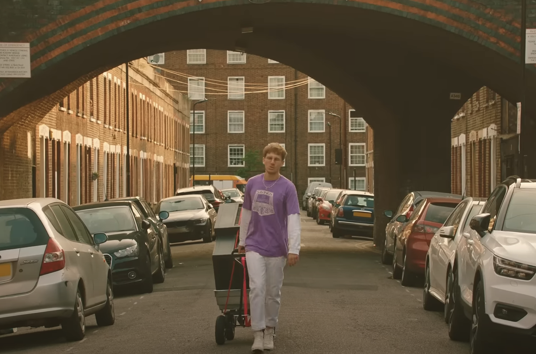 Glass Animals - Heat Waves (Music video)