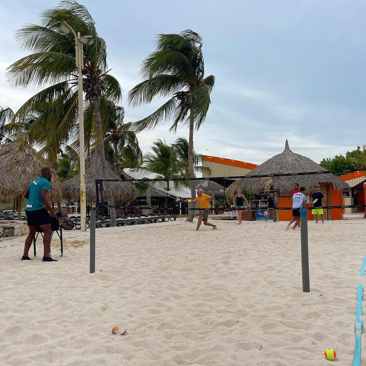 Last two spots open for the Intermediate group training today from 18-19h by coach Chris! First come first serve, contact us to sign up! #beachtennis #curacaobeachtennis #beachtenniscuracao #intermediatelevel #training #grouptraining #sport #active #