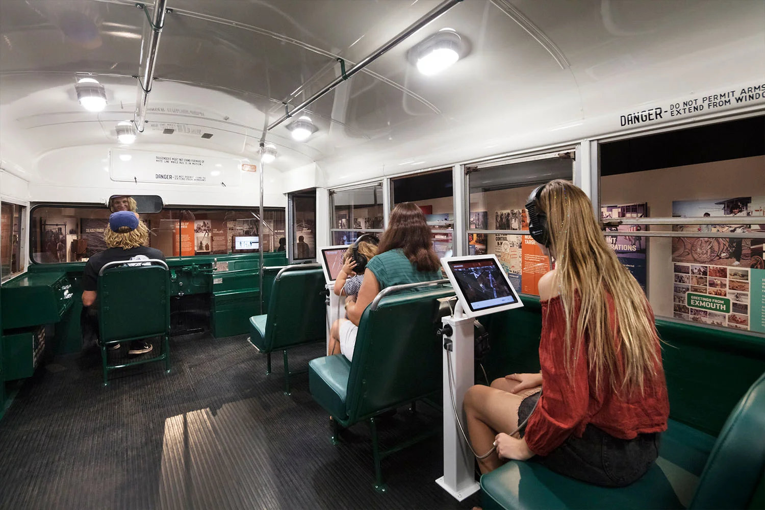 Ningaloo Centre. Showcases and built elements are complemented by immersive graphic installations, dynamic large object displays and interactive experiences.