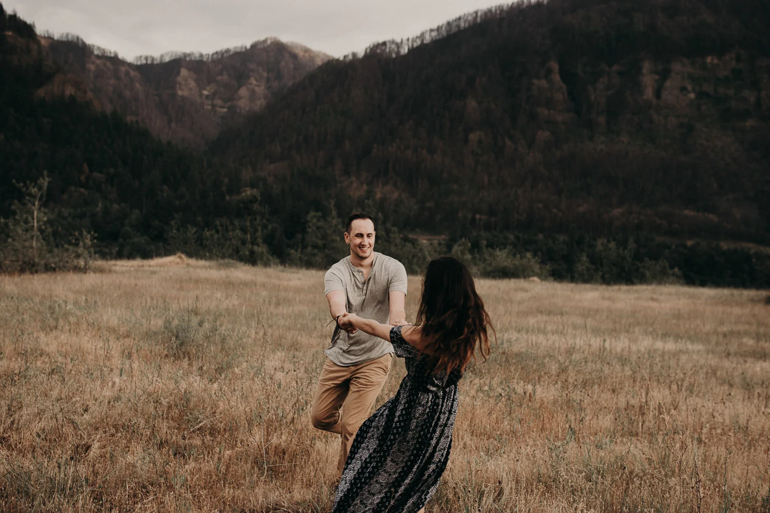 aleyshajosh-columbia-river-shoot-29.jpg