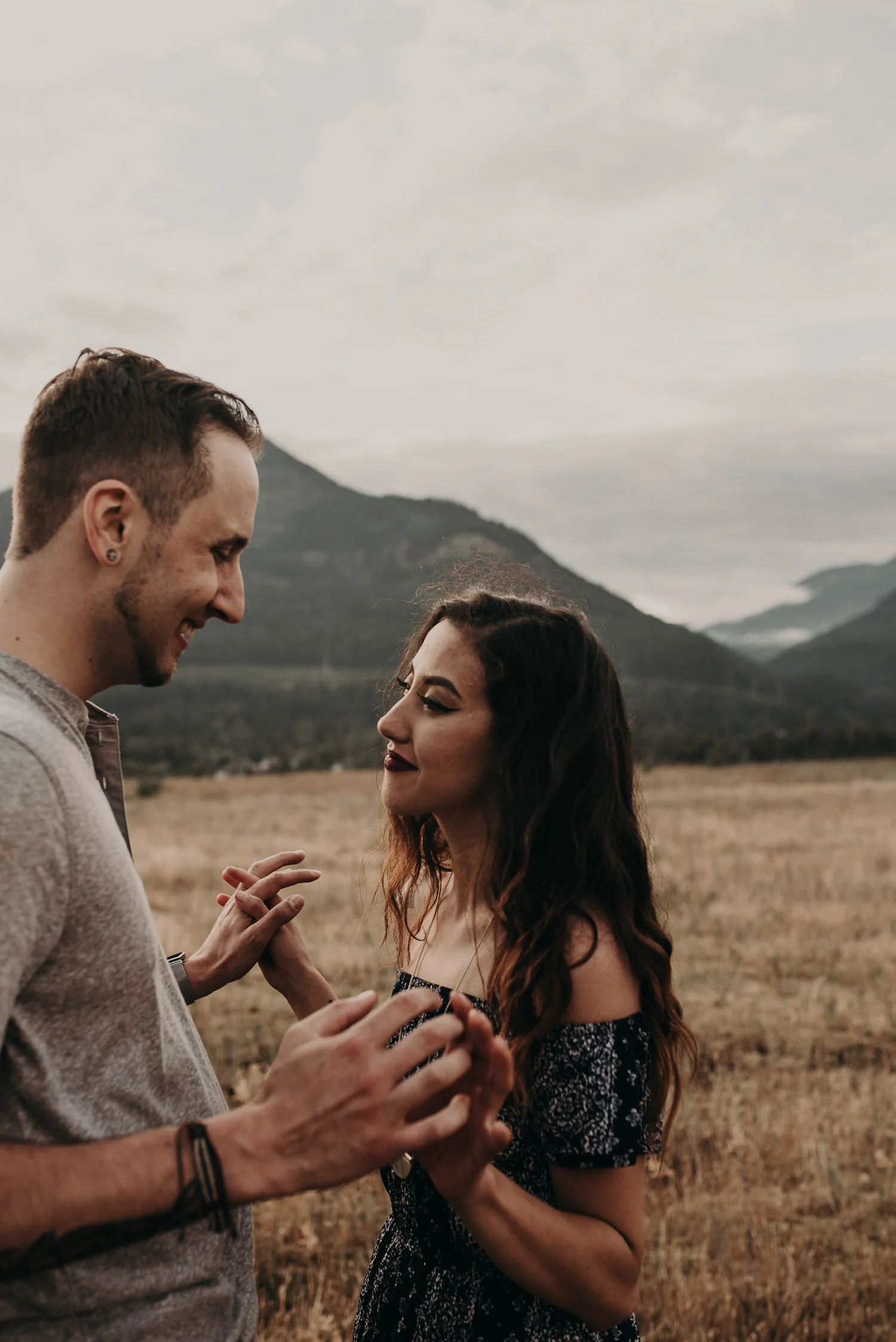 aleyshajosh-columbia-river-shoot-54.jpg