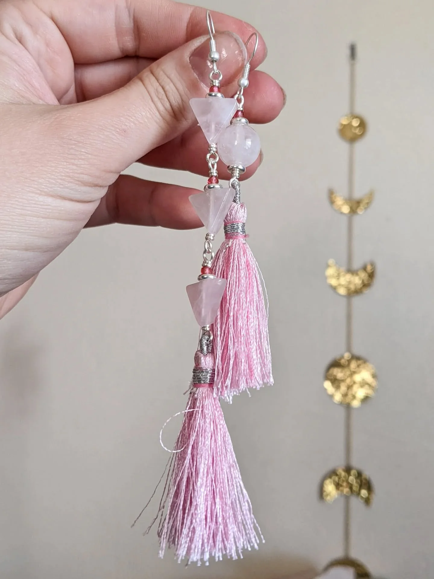 Oh, It's Her earrings. Do you think rose quartz is beautiful enough to represent Aphrodite? 💜✨