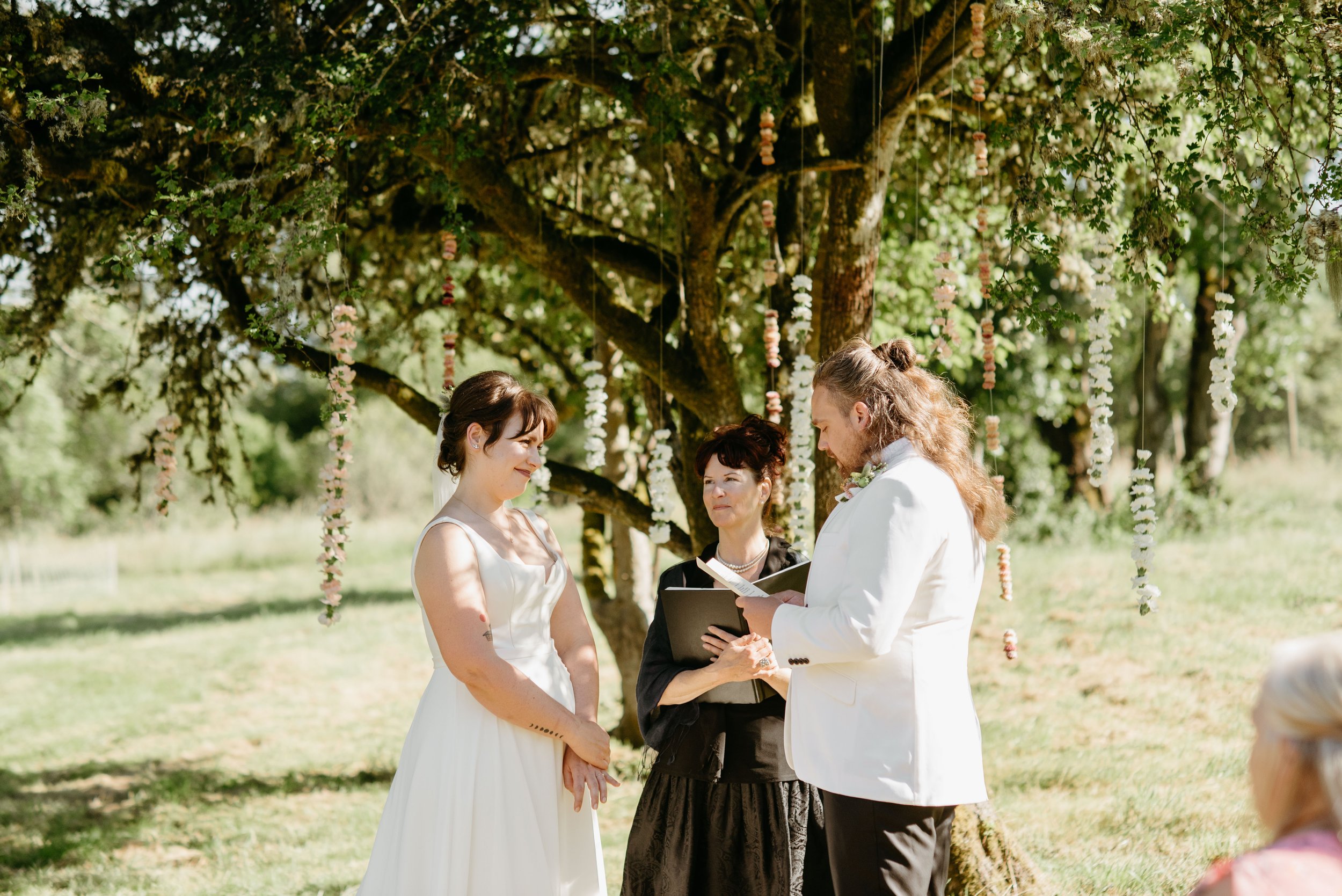 janelle-tyler-vashon-island-wedding-195.jpg