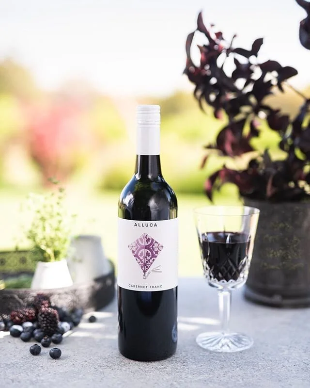 🍇 A L L U C A 🍇
I love creating visual wine stories...
I love wine 🍇
Photography @lightlysaltednut 
Creative direction and styling for the delicious @allucavineyards by me.
The Cab Franc is AMAZING 🍷
.
.
Many thanks to my amazing suppliers @papayahomewares @zestinteriors @provincialhomeliving .
.
#styling #winebranding #winestyling #visualstylist #photographicstylist #productstylist #mclarenvalewine #allucawines