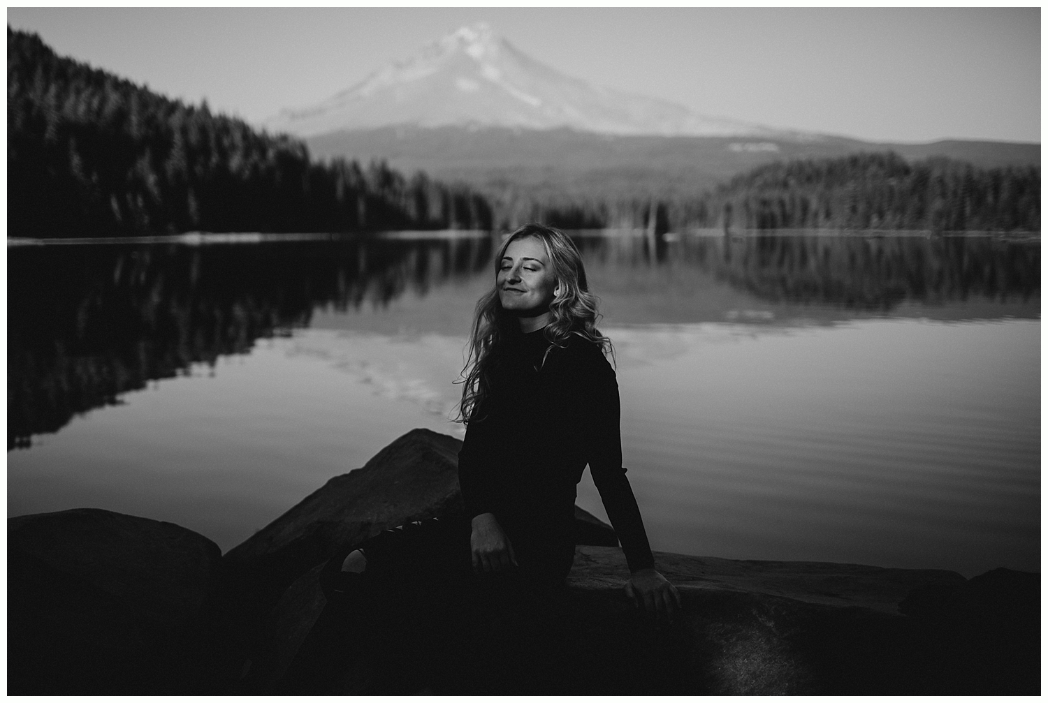 trillium-lake-senior-portrait-photographer_0008.jpg