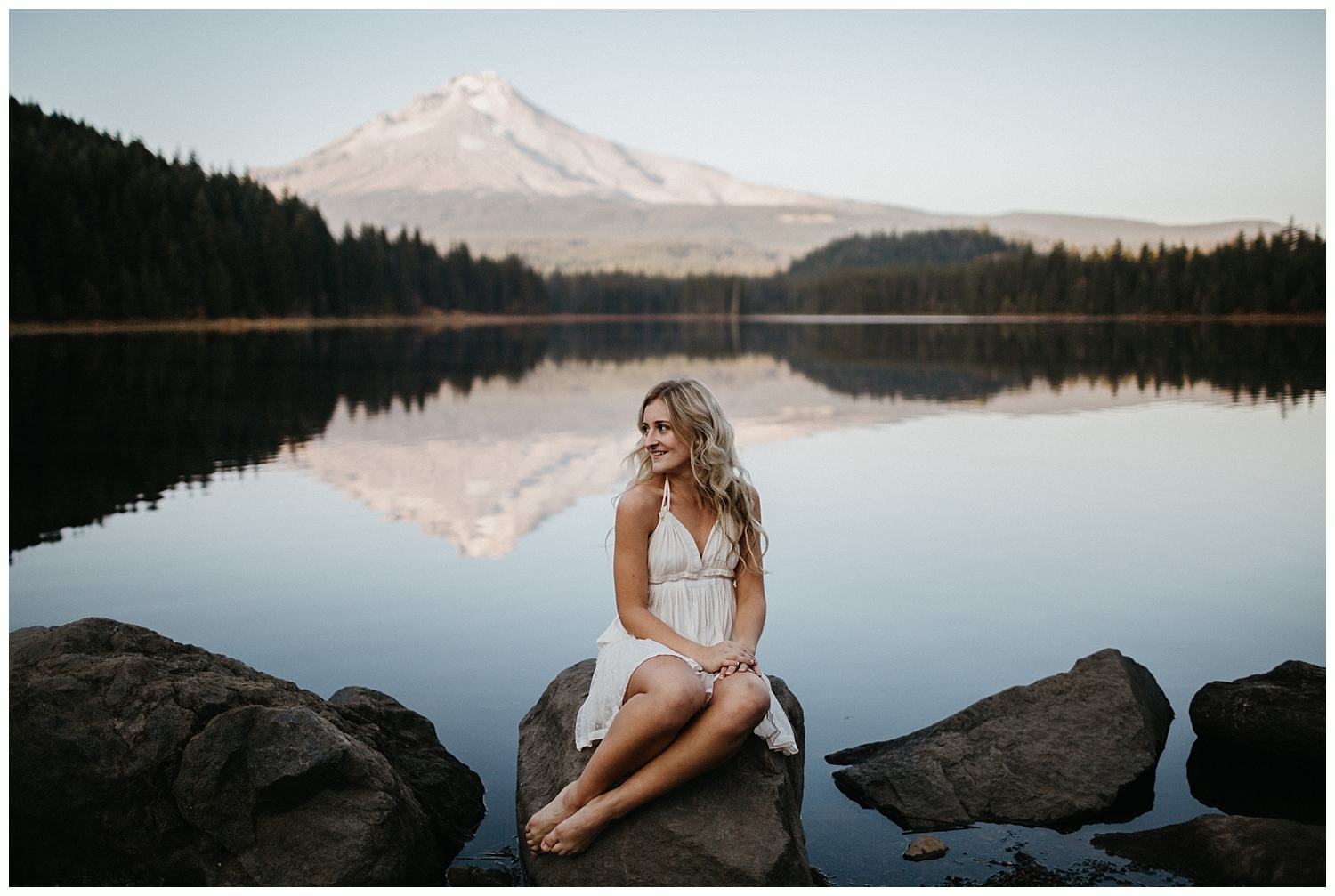 trillium-lake-senior-portrait-photographer_0016.jpg