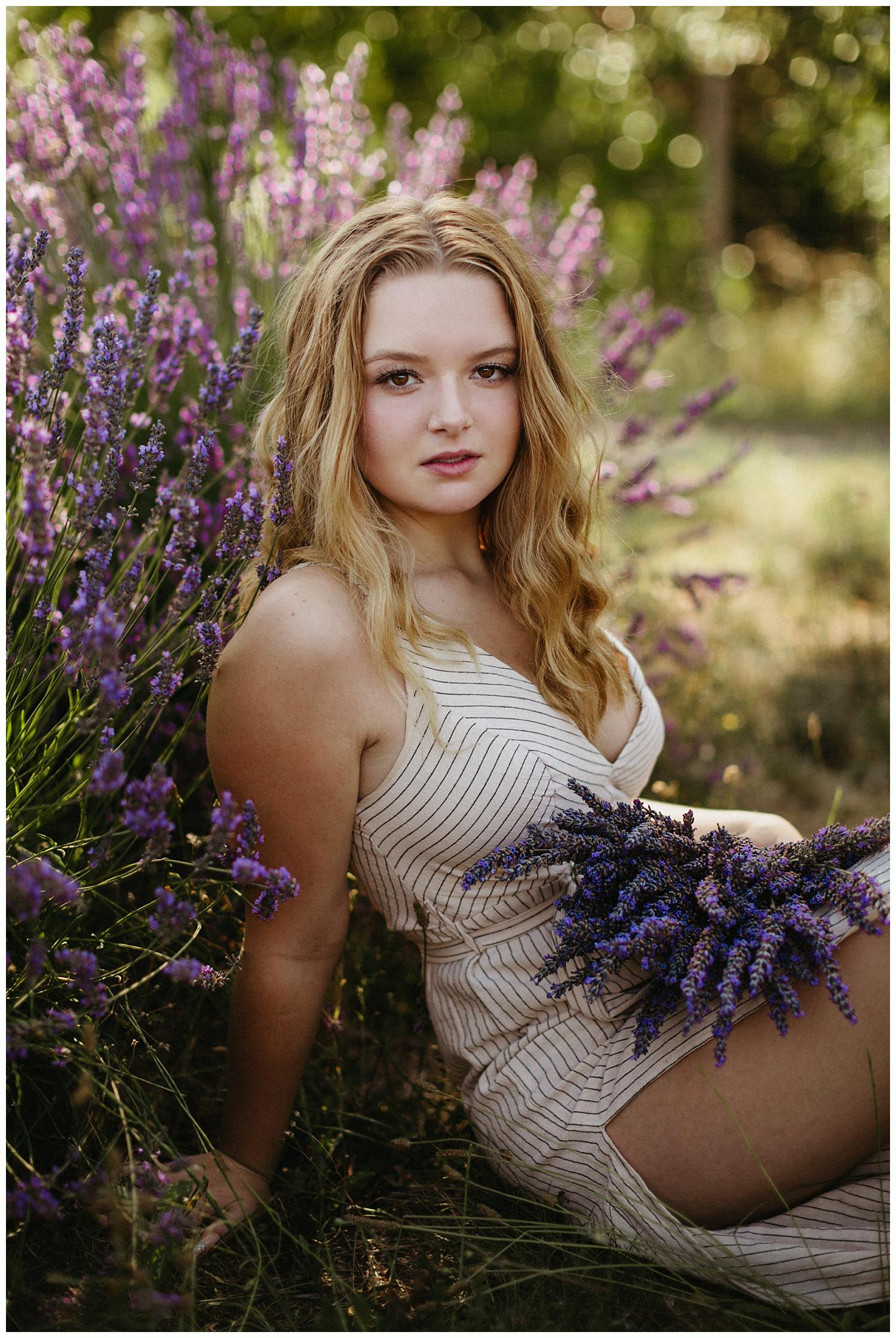 lavender-field-senior-pictures-portland-oregon_0007.jpg