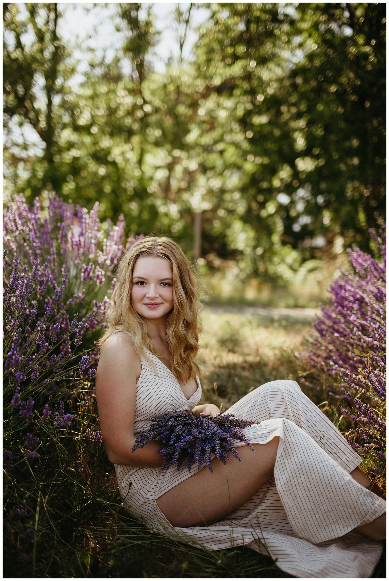 lavender-field-senior-pictures-portland-oregon_0009.jpg