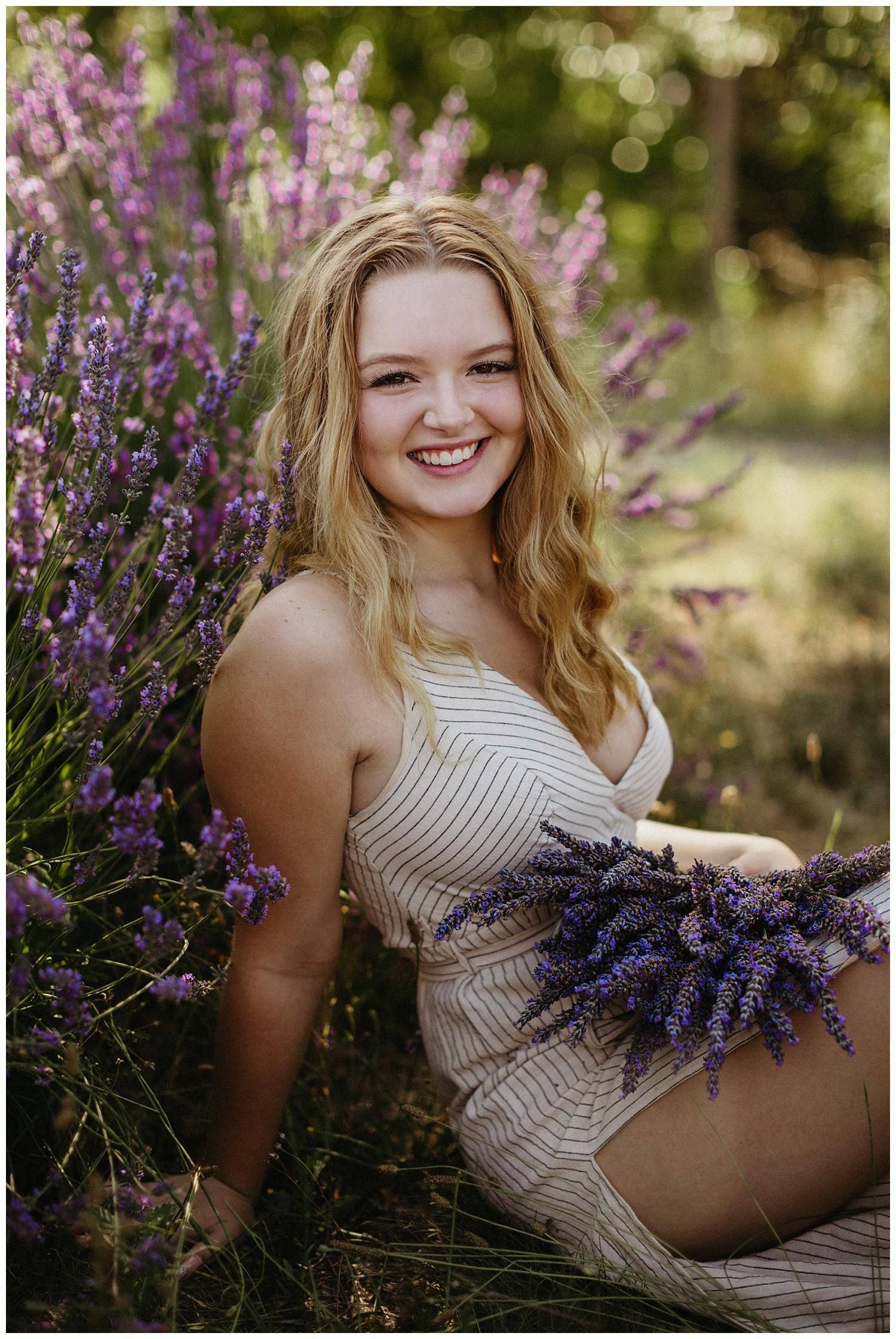 lavender-field-senior-pictures-portland-oregon_0010.jpg