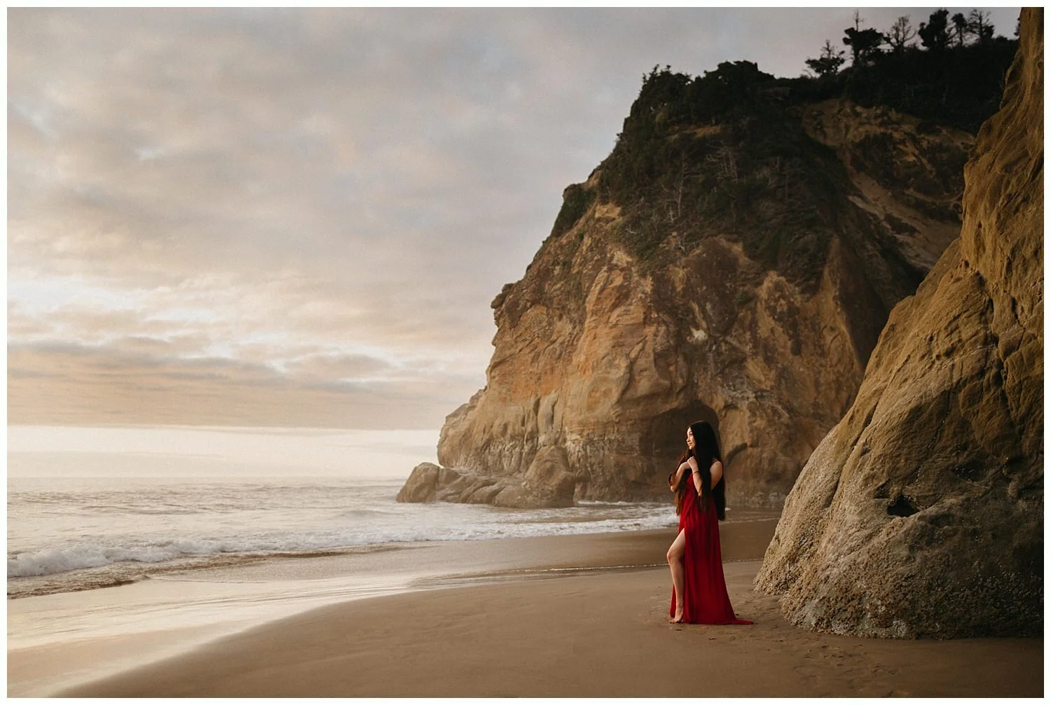 hug-point-beach-senior-portraits_0010.jpg