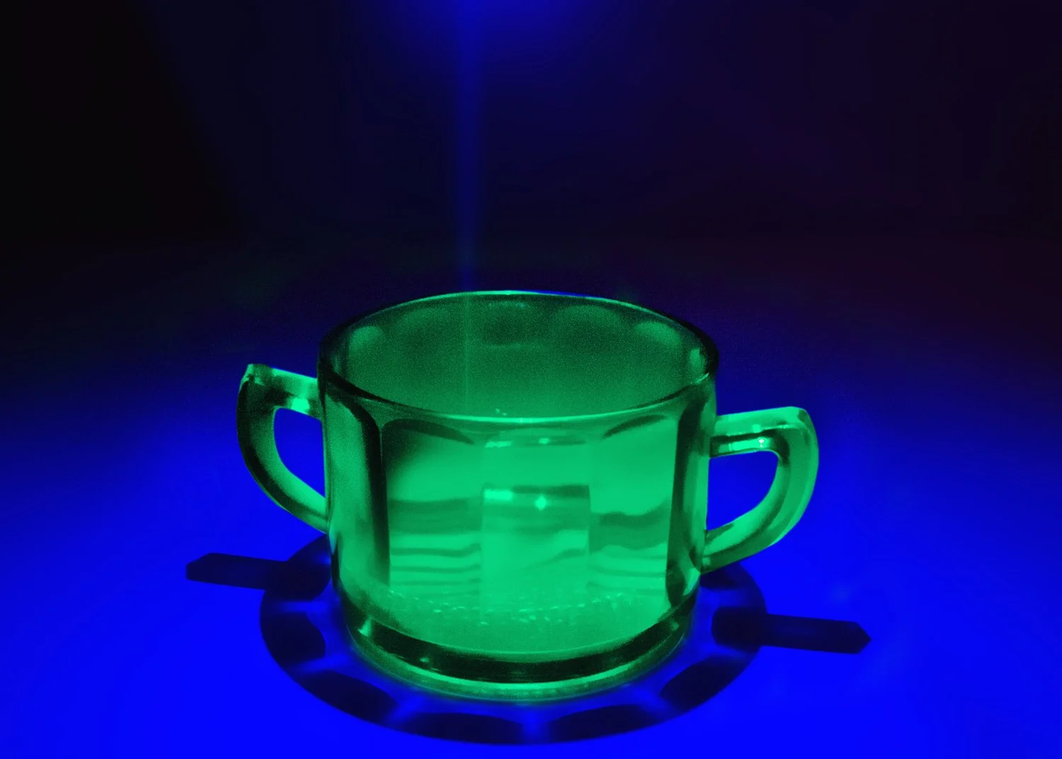 Uranium glass mug 6-22-2023 image by Alexander K. Harris