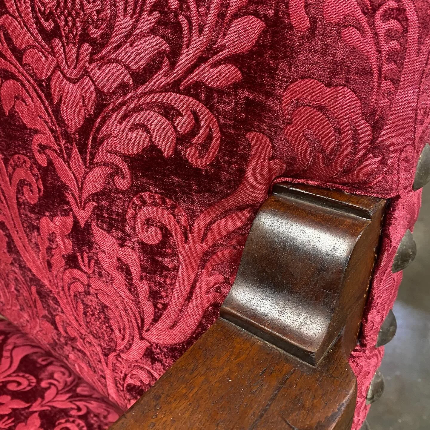 1935 Kings Throne Chair.
A full restoration just in time for Christmas and the mew year. For my guy @jasonmwiller 
&bull;&bull;&bull;
#furnitureupholstery #upholstered #king #throne #chair