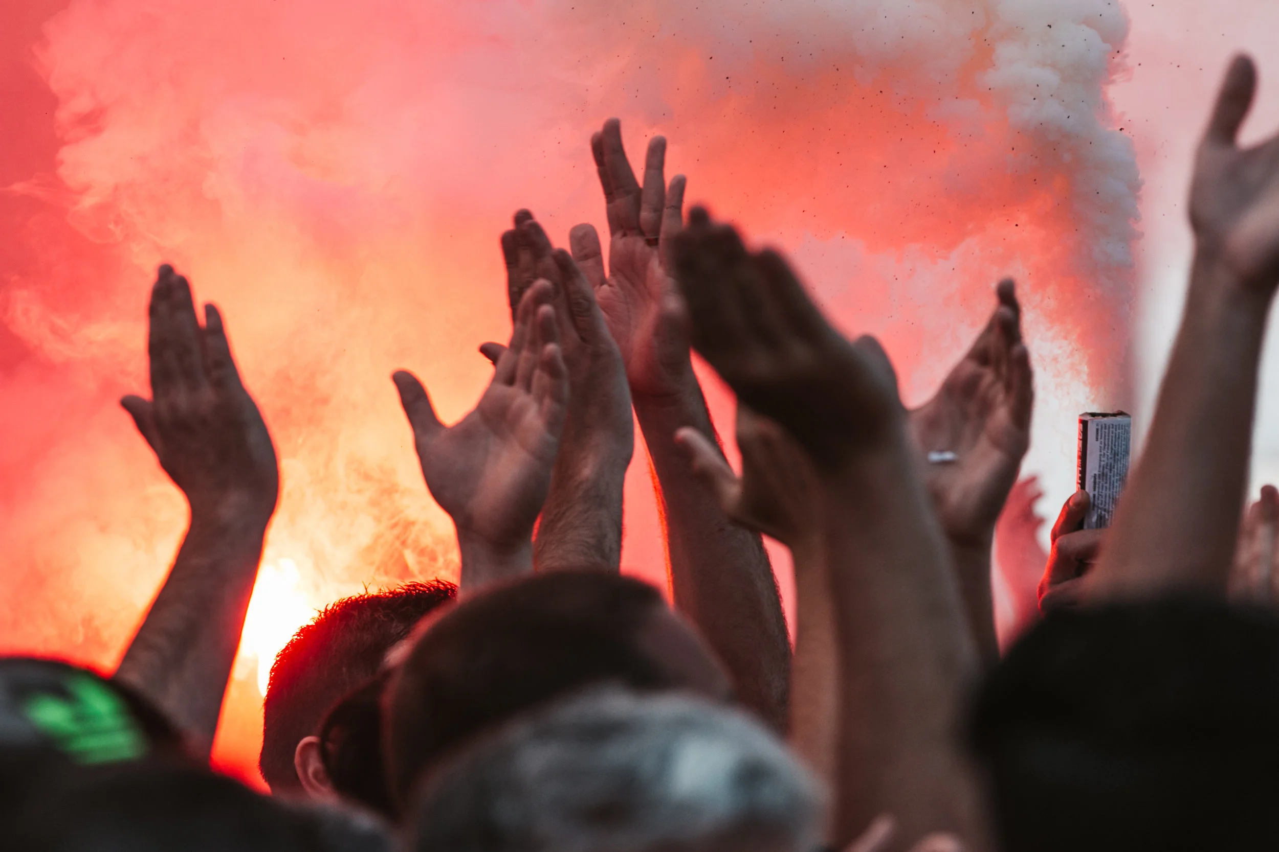 Mains de supporters