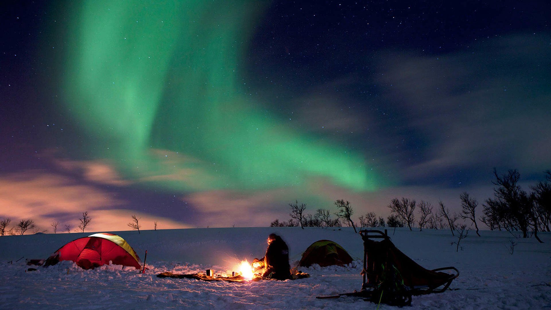 northern-lights-camping.jpg