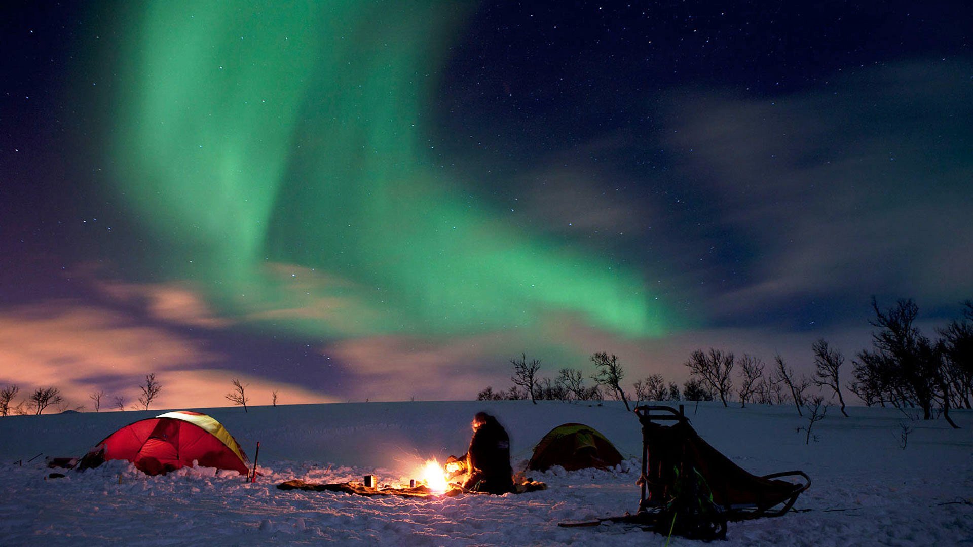 northern-lights-camping.jpg