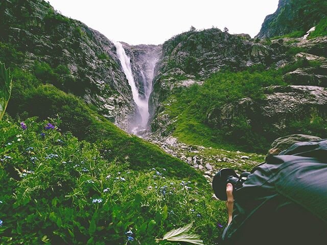 Shdugra Waterfall 🤗❤️ Becho, Svaneti, Georgia 🇬🇪🏔 📸 @gogitachartolani 
#summeradventures  #svanetia  #georgia🇬🇪 #bechovillage  #shdugrawaterfall  #camerashoot  #joinus
