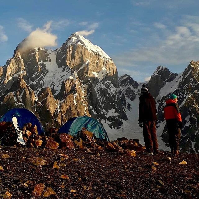 The Greatest location for Camping 🗻🗻⛺️⛺️ Mt. Ushba (4710). 📸  @lasha_chartolani 
#ushbamountain  #georgia  #campinglife  #campsite  #adventuretime  #wellcometogeorgia #hikingadventures  #climbinglife  #trekking #mountainlovers  #joinus