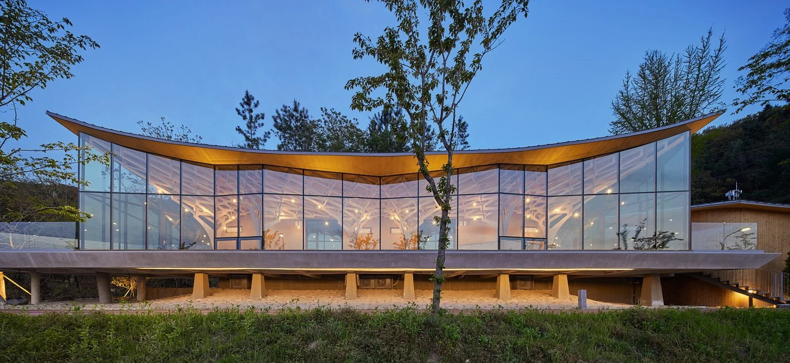 Pavilion of Floating Lights