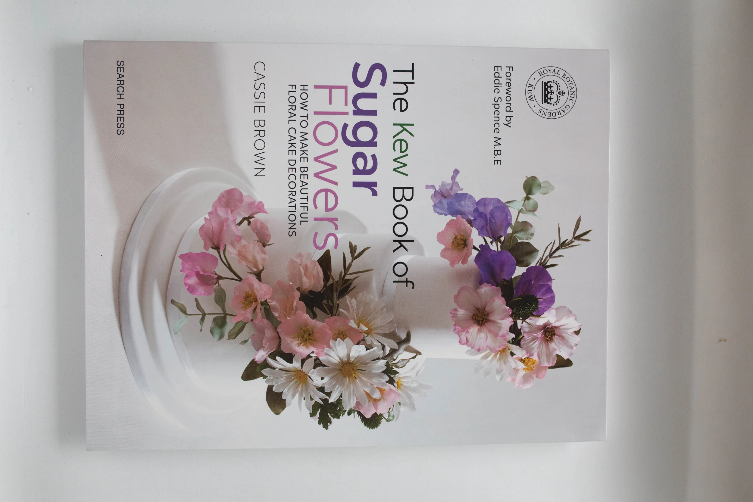 The Kew Book of Sugar Flowers — Cassie Brown