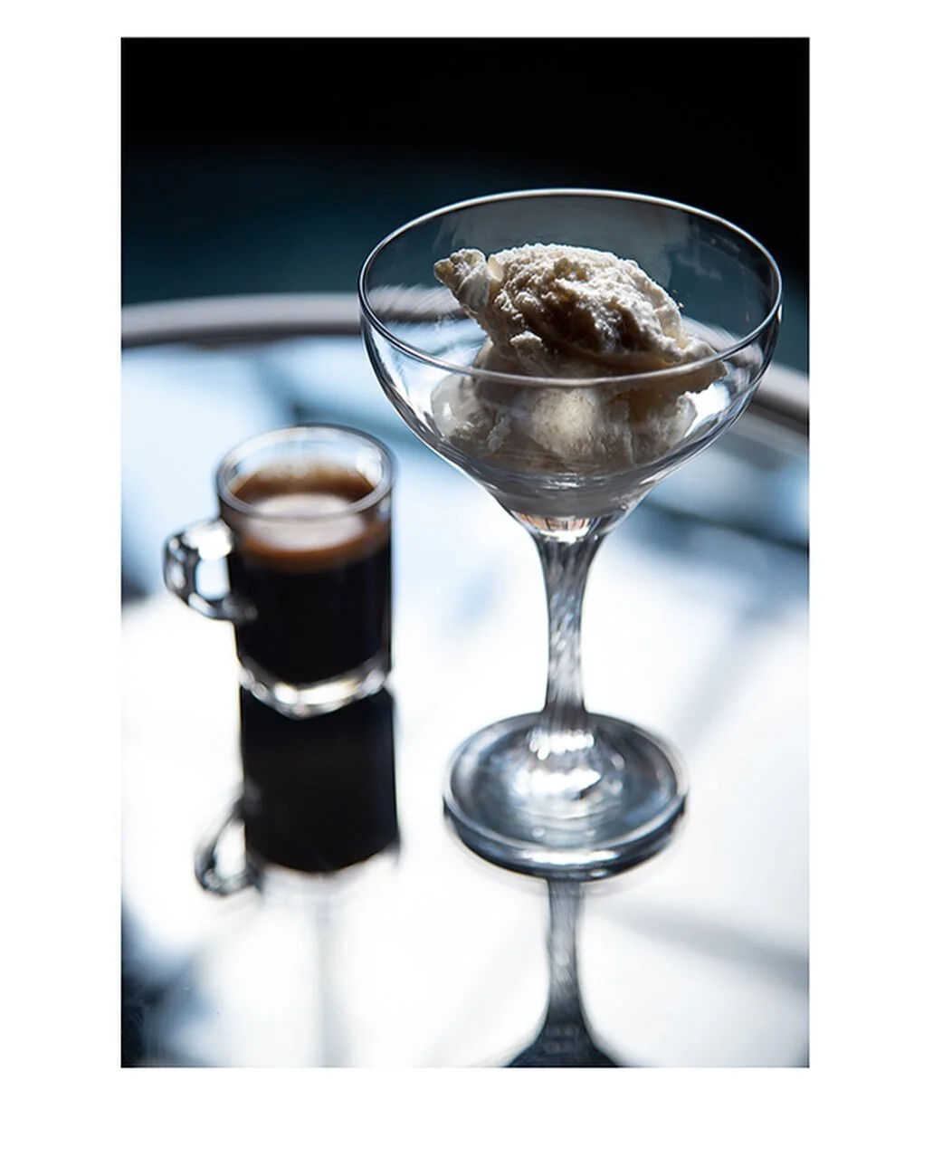 New work
.
Affogato &hellip; `all the feels of coffee and ice cream.
.
Winter indulgences on the classic comfort food menu along with complimentary fireplace at @wearesopeachy 

Shot with the wonderful team of @mattsuttner and Co.
.
#dariahigginsimag