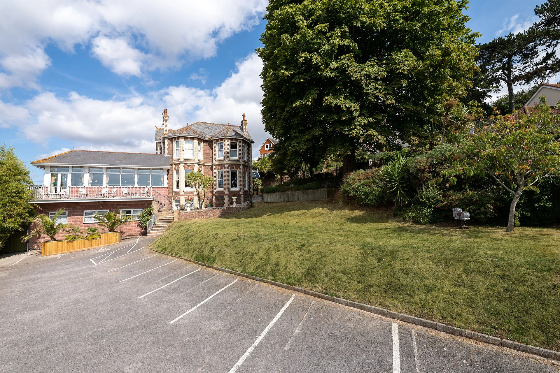Summerhill_outside-010.jpg