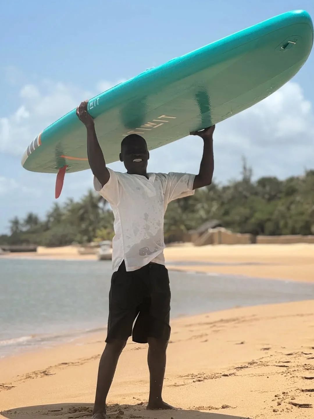 🦸🏿 Maji Madness 🦸🏿 Captain Rama is the King of Fun around Chuchungi House, and his passion for watersports makes him the ideal candidate for the job. 

Our store is full of great toys to use, just like this Stand Up Paddleboard. Our most recent g
