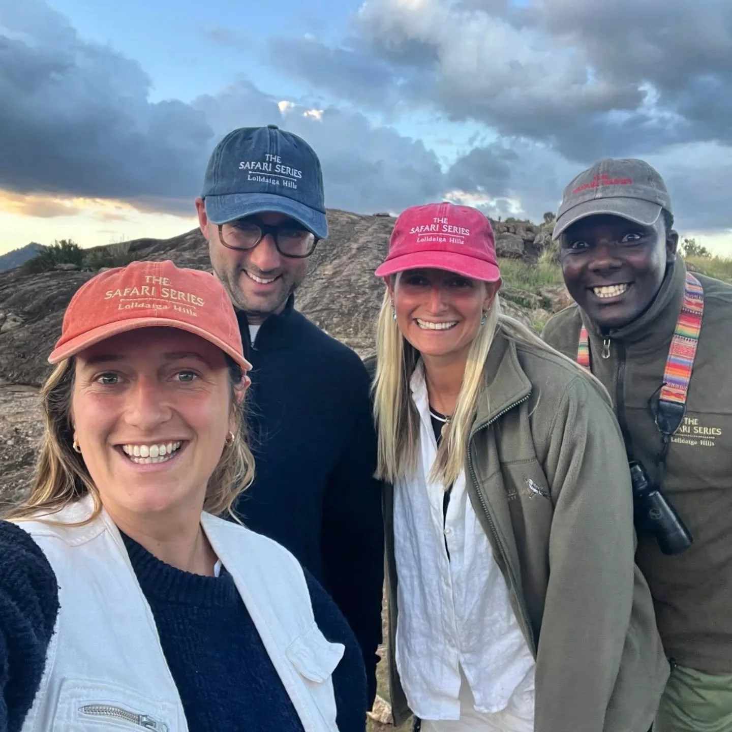 Looking cool in caps 🧢! We have got lots of new colours in our shop at the moment (including a very beautiful dusty pink 🩷) and we love how many of our guests go home with one of them - truly a reminder of a great trip! 

Loving this photo with Sar