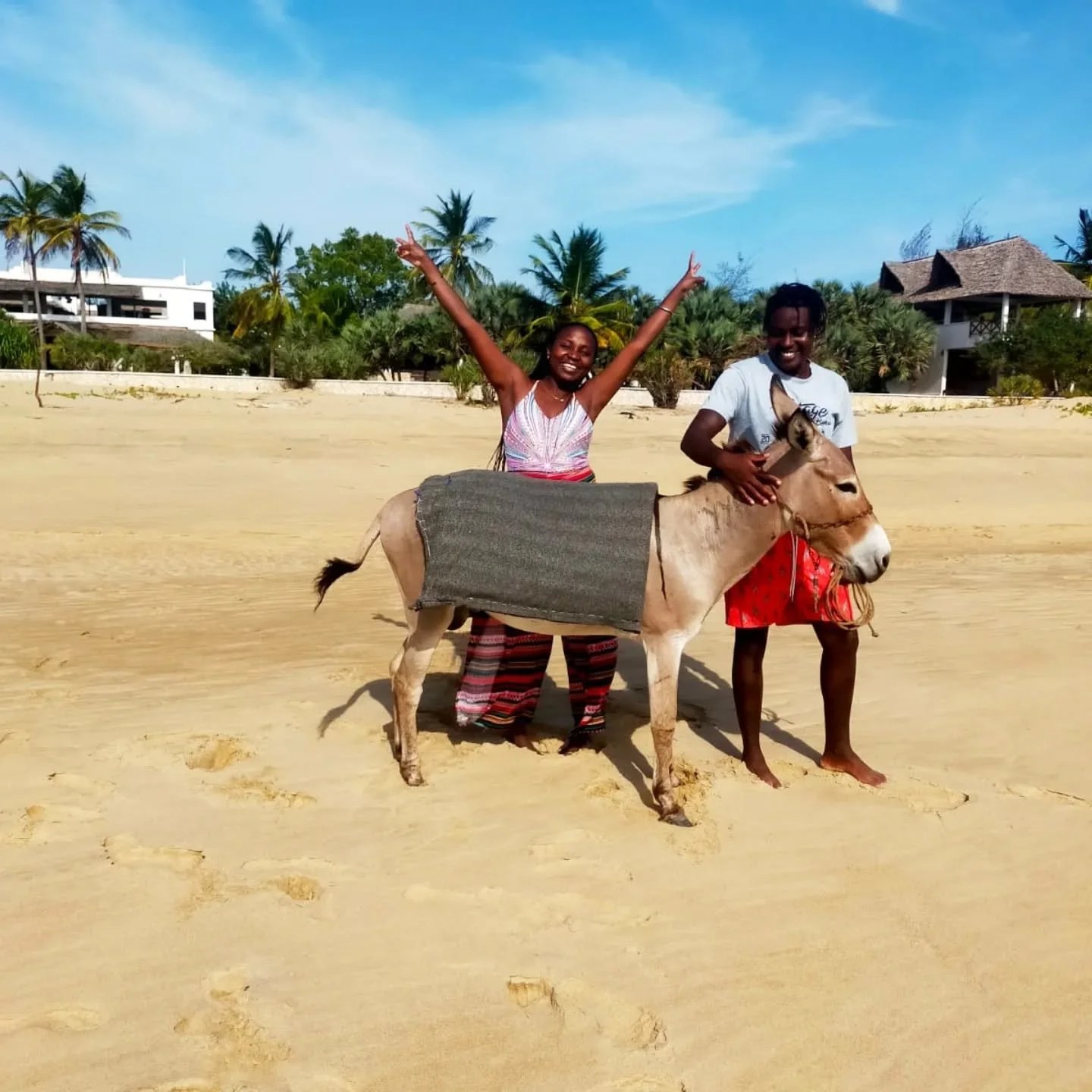 You can't recommend it if you haven't lived (and love ❤️) it! Over the last few days, our reservation manager, Betty, has been enjoying a few days at Chuchungi House, in order to better help guests feel confident in booking their stay here 🌴🥥. 

So