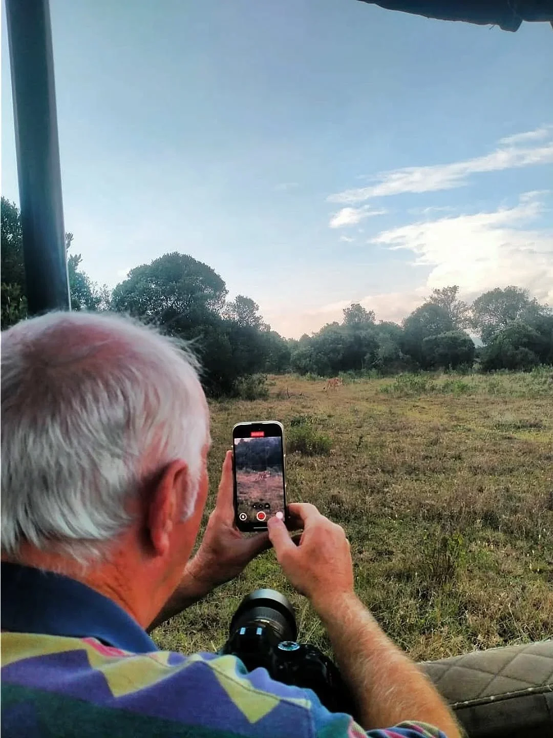 📱 or 📸? It's a question we get asked a lot, and in a few cases, like this guest visiting us from the UK 🇬🇧 last month, they bring both! 

We all know how good phone cameras have got these days, so for many they are enough. However, to get those b