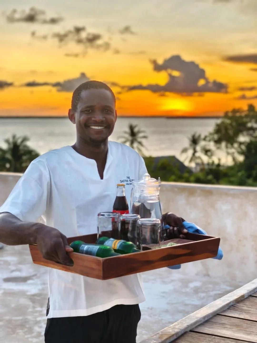 Happy memories from an Easter visit - our guests from Scotland 🏴󠁧󠁢󠁳󠁣󠁴󠁿 stayed with us for a week and enjoyed a packed schedule of fishing 🎣, playing on the boat 🚤, sundowners 🍻 and snorkeling 🤿! 

Book your visit to the beach today 🐬:
📨 