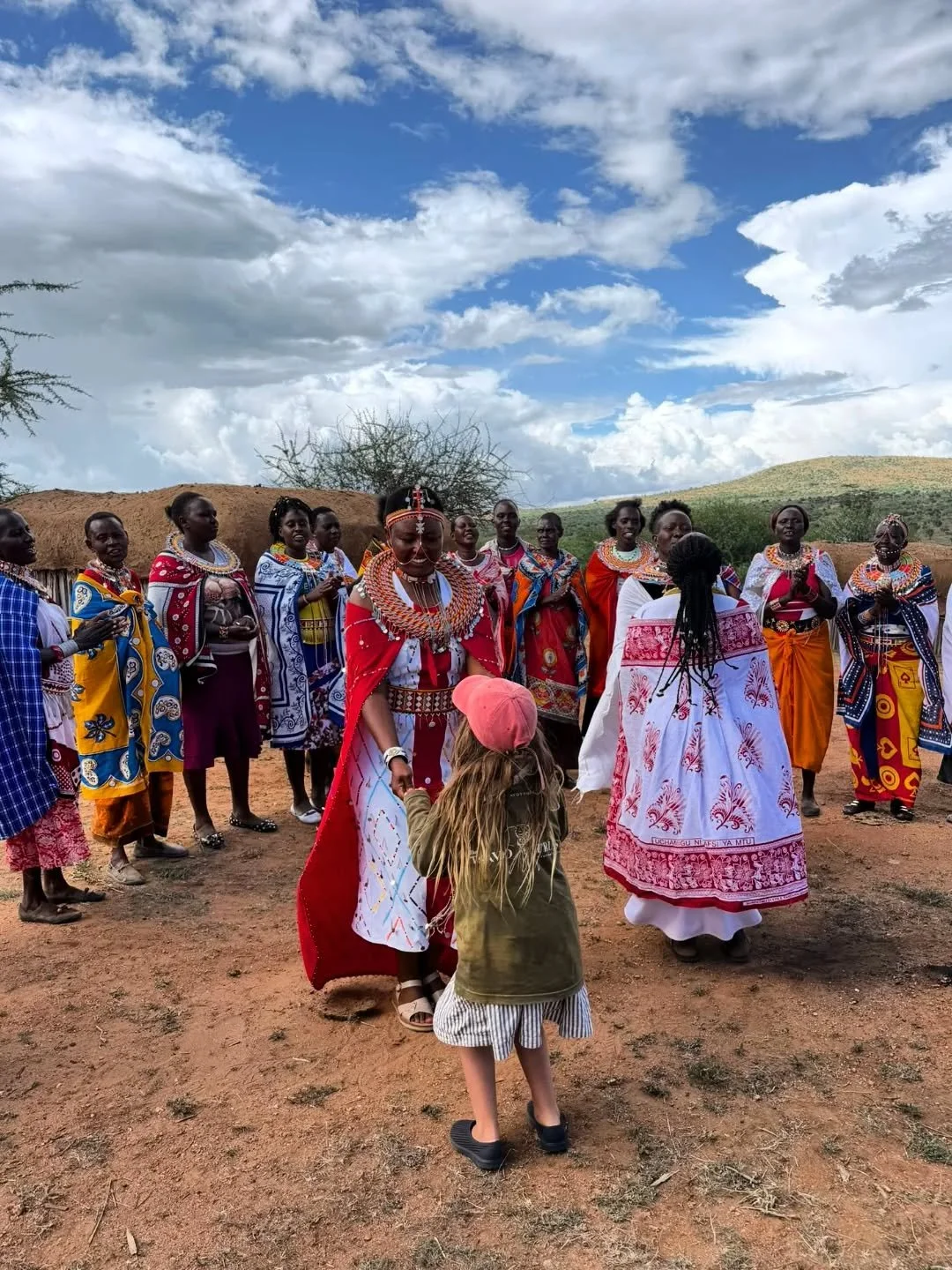 A visit to the Makurian Women's Group Community Village can, and should, be a life-changing experience ✨. To spend time with these incredible ladies shows young and old how, despite differences, we are one and the same. 

Children, especially, love v