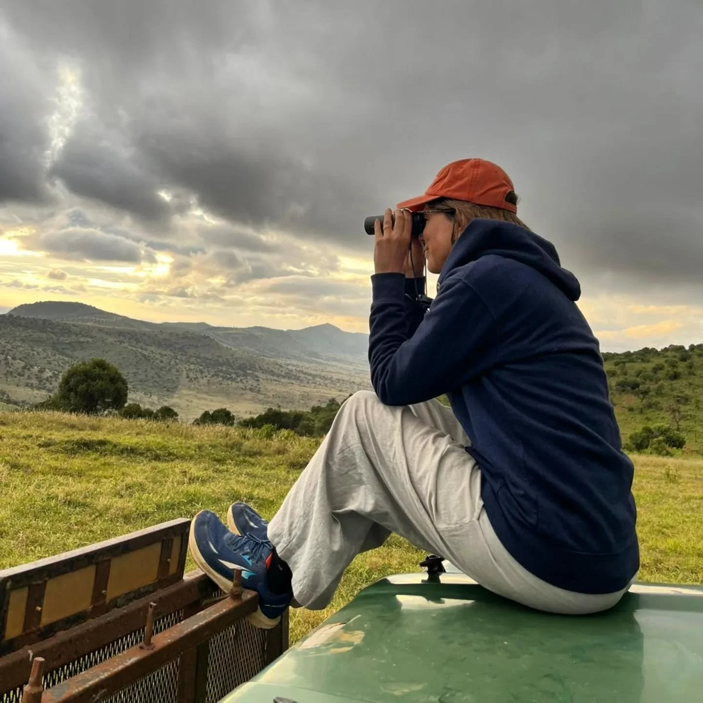 Introducing our newest artist in residence, Jane Smith.  Jane is with us for April only (most residencies are 3 months) since we are closed in May for the long rains. 

As a Scottish 🏴󠁧󠁢󠁳󠁣󠁴󠁿 artist, Jane's normal artist style of screen printin