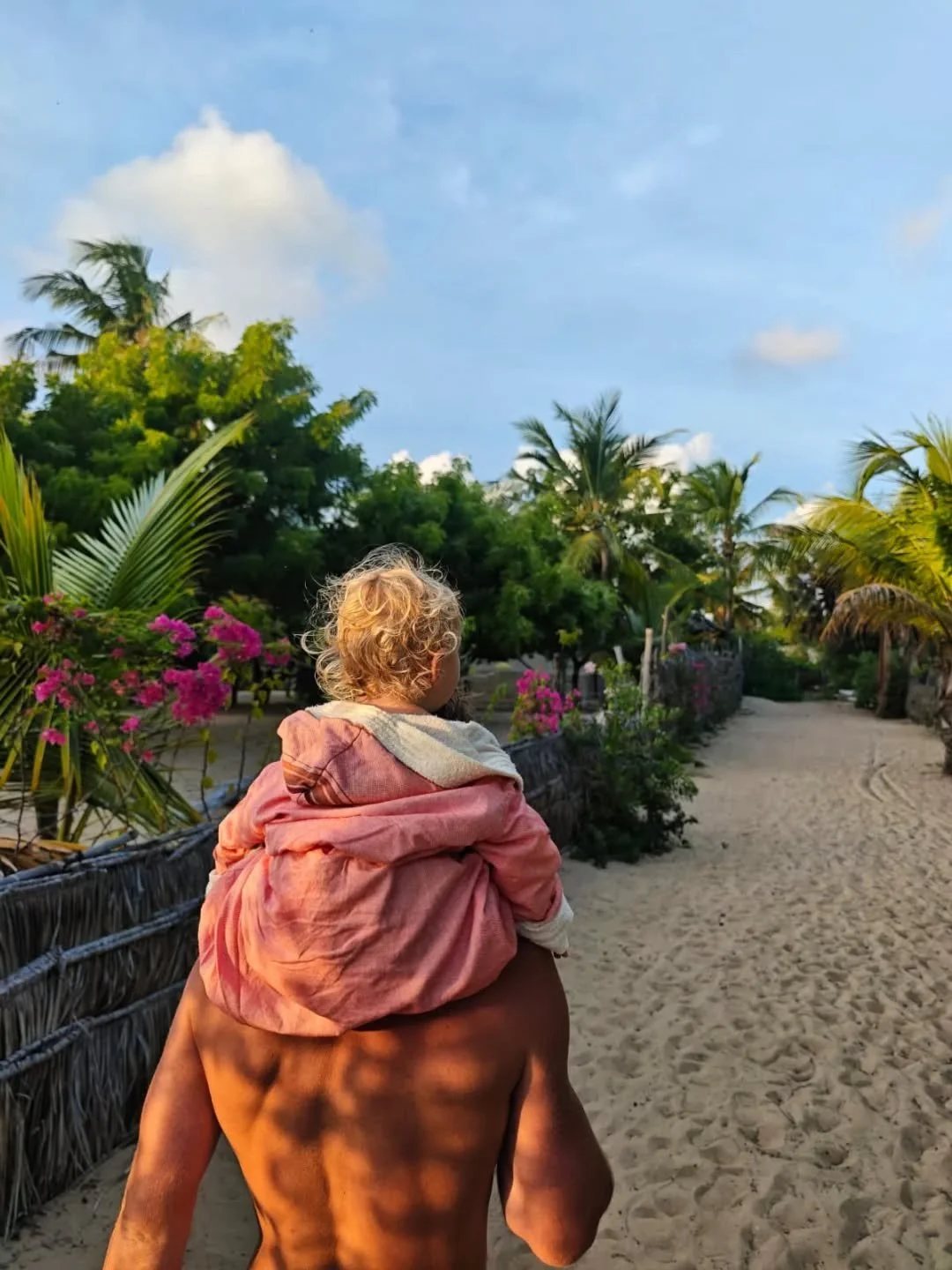 Walking towards 🌞 The Good Life 🌞 - Lamu island makes for the perfect place to relax and enjoy the happy times... 

📸 @dmharrison4 

#Lamu #beach #holiday #vacation #family