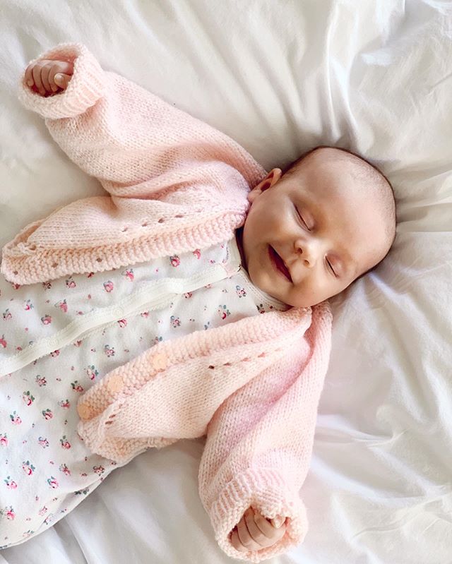Still can&rsquo;t believe I made a human - and she&rsquo;s mine! 🌸💭🍧 Such a wonder to see her first little smiles and gurgles 🌝💫 #EverRae #eightweeks #babylove