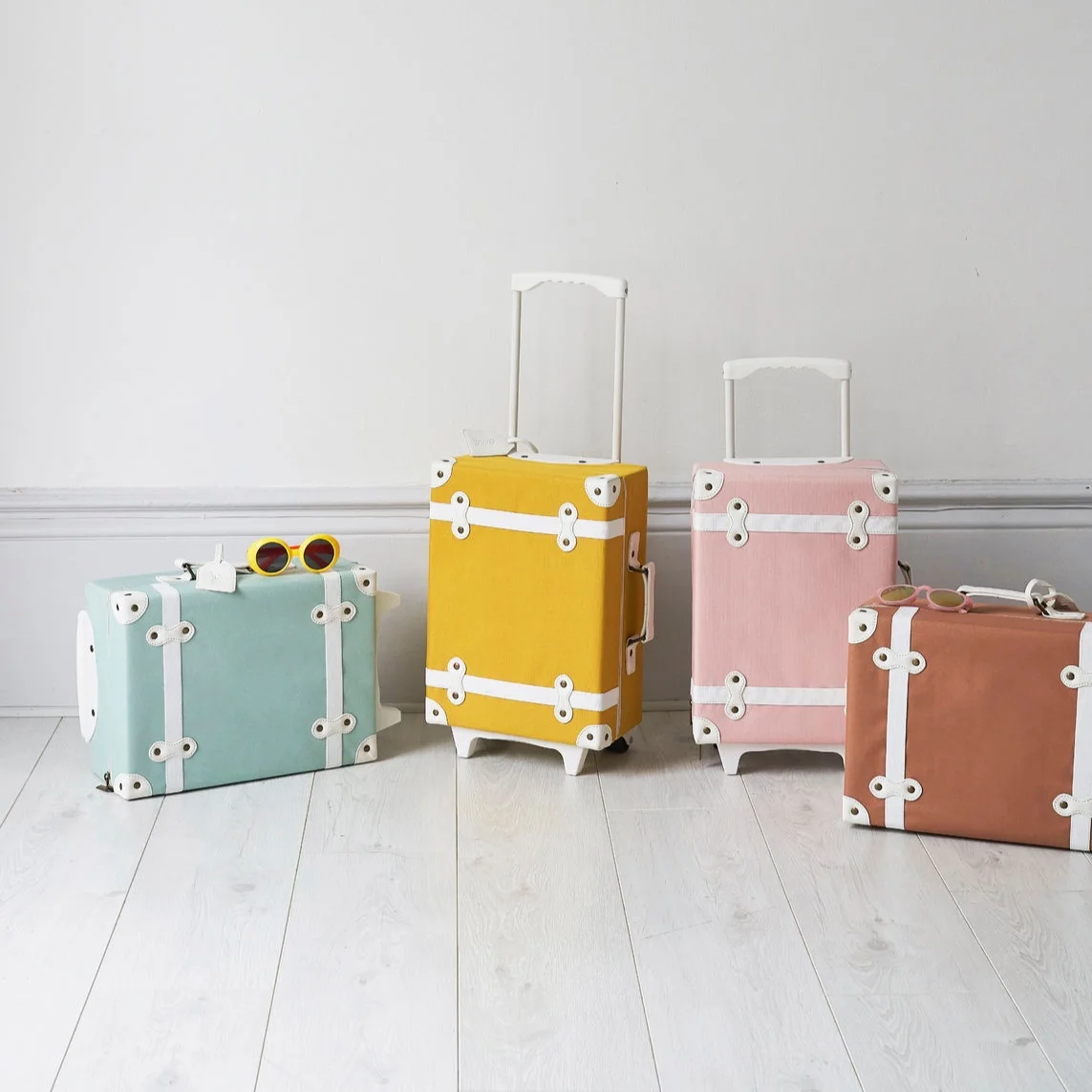 OE-SEEYA+Suitcase+Group-medium.jpg