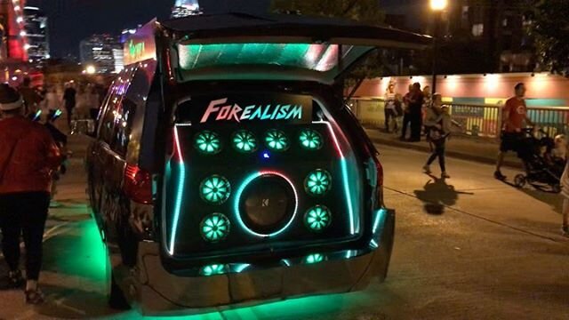 #forealism @forealism_ #van #artvan #artcar #bassinthetrunk #lightactivation #mirror &mdash;-
@blinkcincinnati October 2019 #cincinnatioh #covingtonky