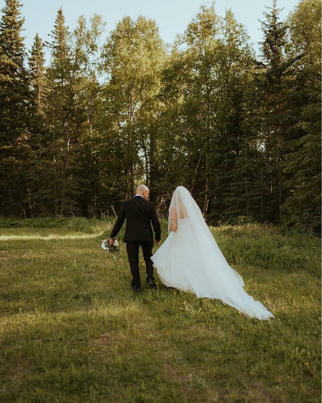 Some golden moments captured from Serena and Will's day 💛.

Wedding portraits can feel rushed sometimes. I'm here to say &quot;I won't rush you.&quot; I understand time crunch and such... I'm here to help you.
 
I want you to enjoy this moment with 