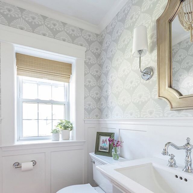 Who says the bathroom can&rsquo;t be one of the prettiest rooms in your home?! #housebeautifulmagazine #verandamag #globemaghome #designnewengland #powderroomdesign #bathroomwallpaper