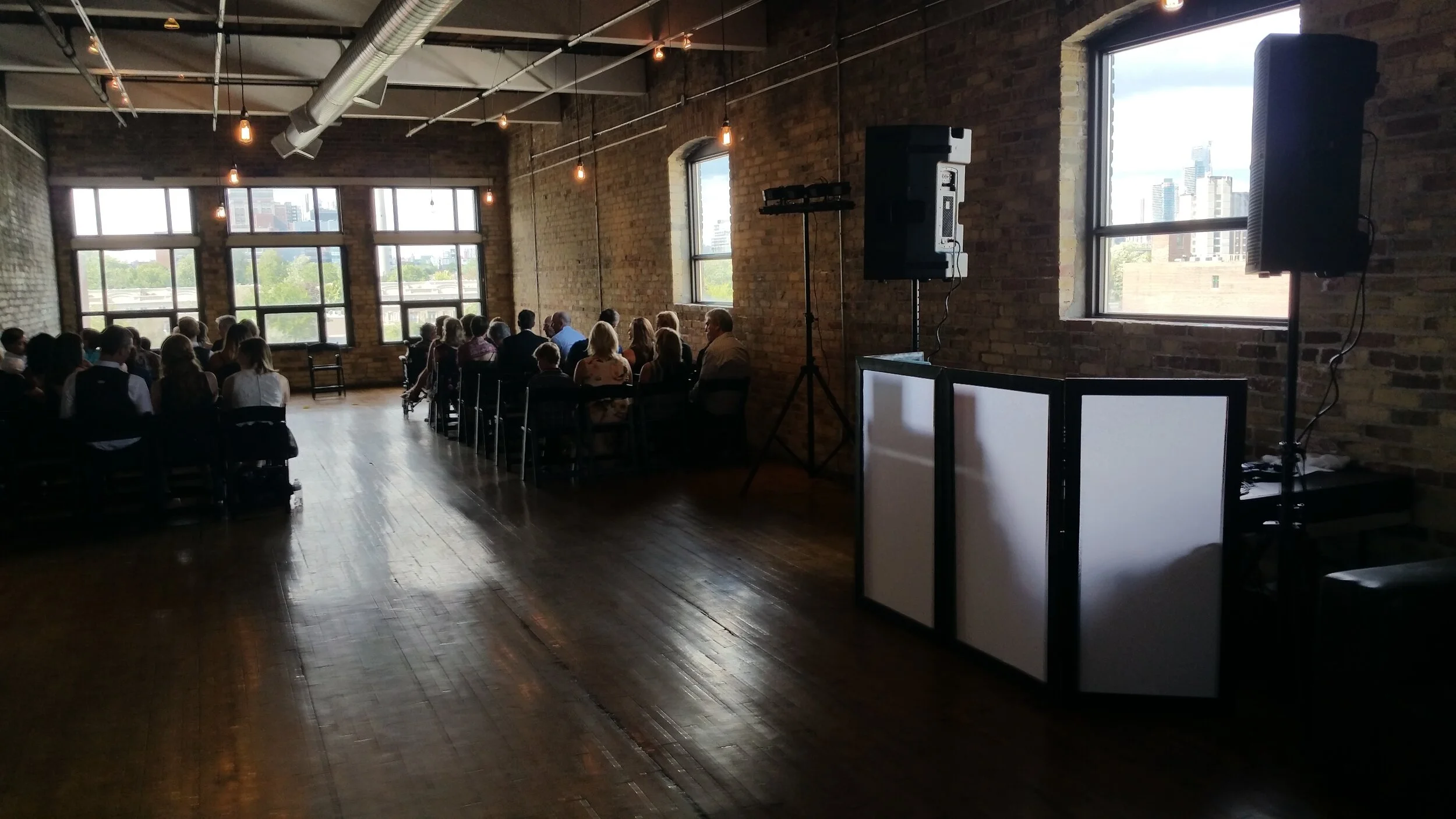 Last minute dj gig for a young couple getting married downtown Toronto, the couple was so happy that we were able to come through even on a last minute. No worries I got you covered!!