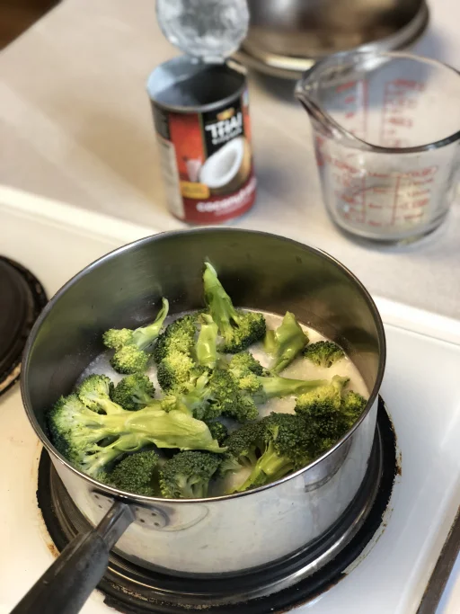 holistichealthbyholly_broccolisoup_step1.jpg