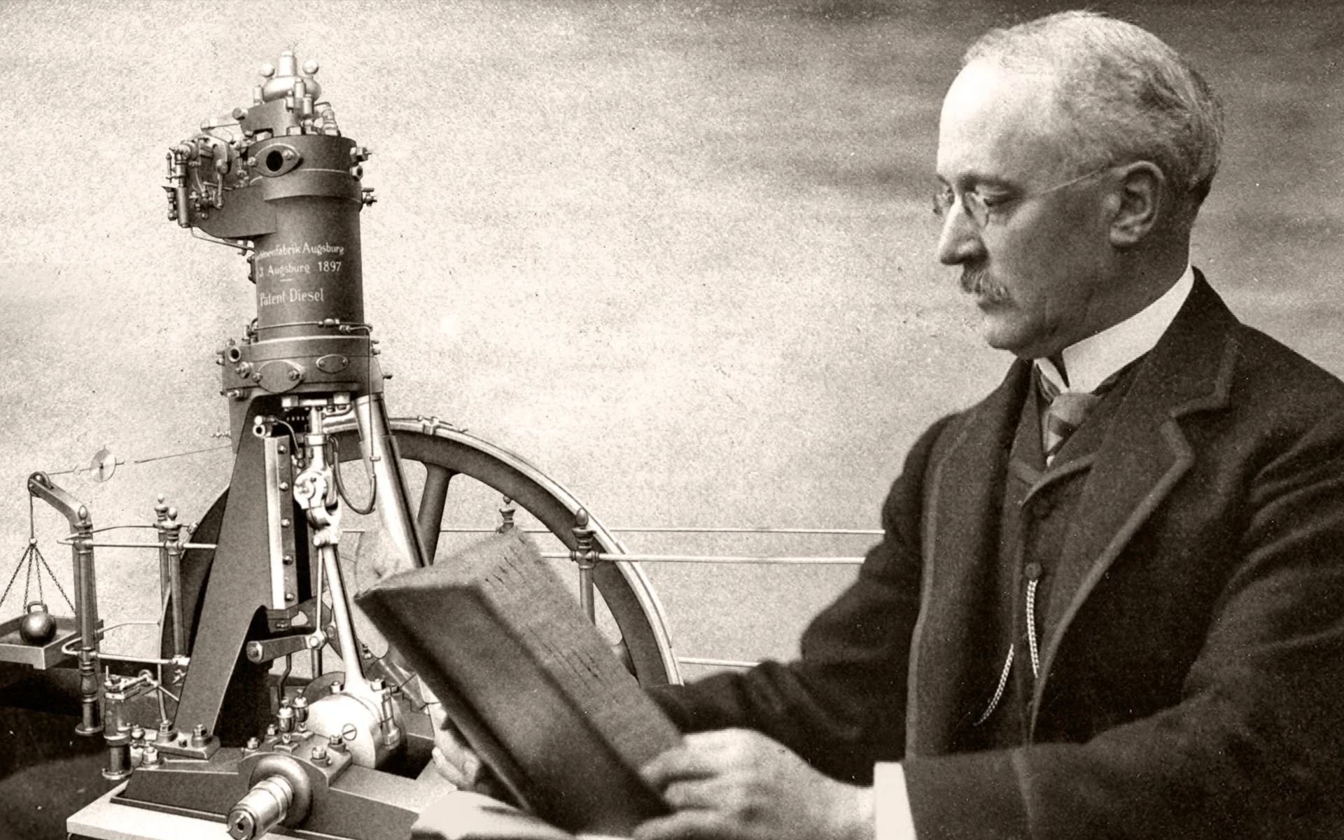 1_Diesel_1912_02_1920x1200.jpg