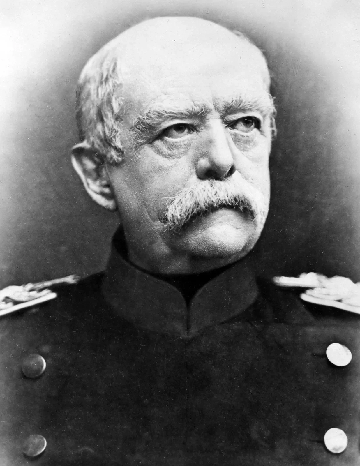 Otto-von-Bismarck-1880.webp