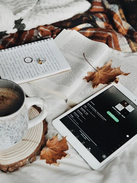 GOLDEN OCTOBER — AUTUMN PLAYLIST — 10/17.