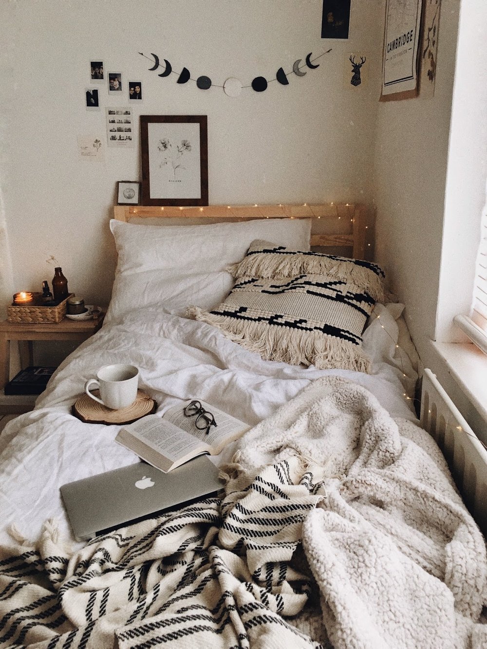 MY LITTLE COSY CORNER.