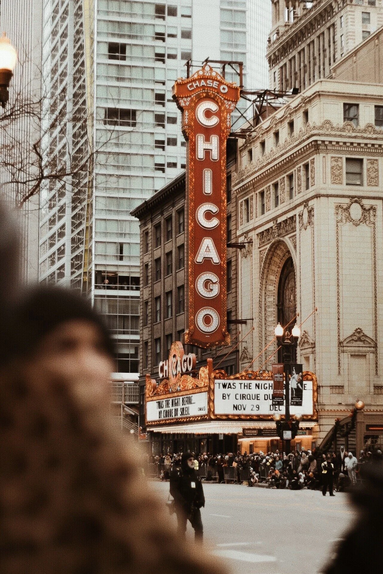CHICAGO; A CITY GUIDE.