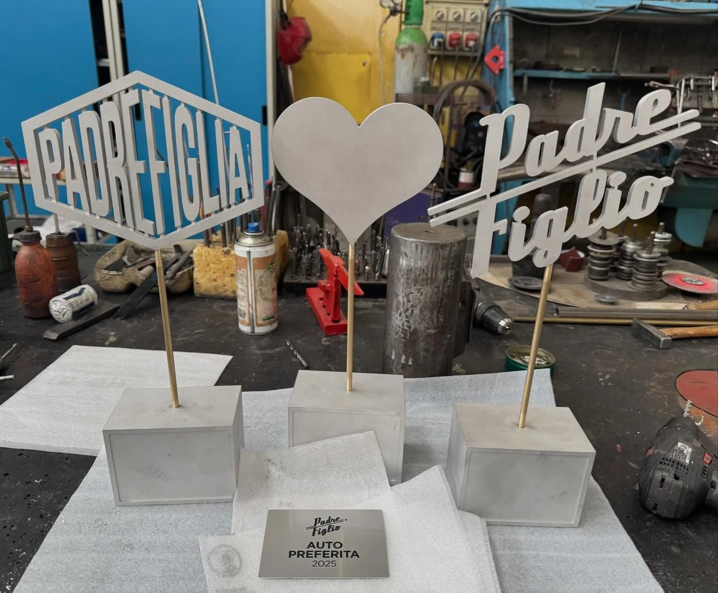 ➖MADE IN MODENA➖

From drawing to hand-crafted, the winners&rsquo; trophies of Padre-Figlio and Padre-Figlia were produced in Modena by our friends @brandoli.it 
-
Du dessin technique &agrave; la fabrication &agrave; la main, les troph&eacute;es des 
