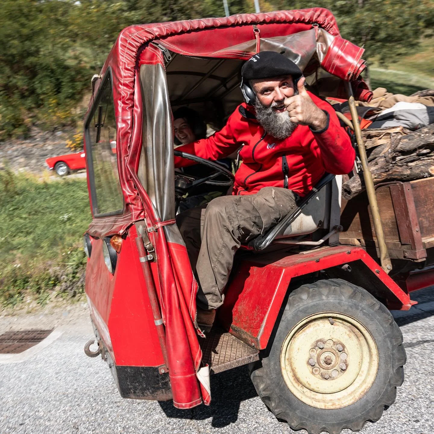 ➖RED LOVER➖

When you see someting unsual&hellip;
-
Capt&eacute; sur le vif!
.
.
.
#happyfewracing #padrefiglio #padrefiglia #padrefigliorally #padrefigliarally #ferrari #ferrarirally #ferrarilife #ferraridriver
